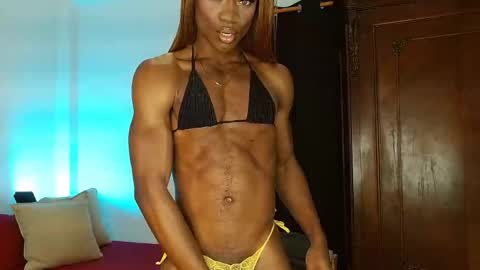 Snapshot of suannyklatten_ chatting on 12-16-25, 03:50 Suanny Klatten It is my account independent online show from 12-16-25, 03:50