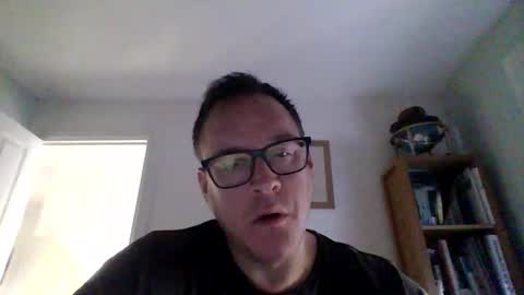 Snapshot of submissivepig4u chatting on 04-23-26, 06:21 The PIG online show from 04-23-26, 06:21