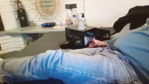 Snapshot of submissivguy chatting on 11-17-25, 08:25 submissivguy online show from 11-17-25, 08:25