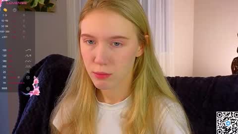 Snapshot of succubelle chatting on 11-15-25, 06:22 Eda online show from 11-15-25, 06:22