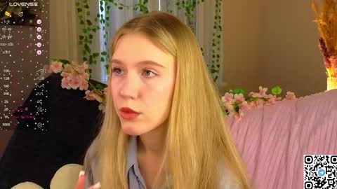 Snapshot of succubelle chatting on 12-05-25, 06:33 Eda online show from 12-05-25, 06:33