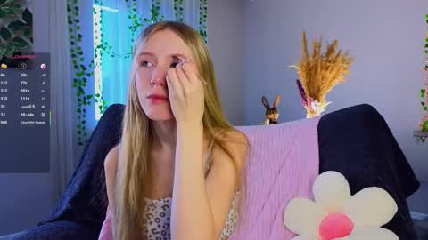 Snapshot of succubelle chatting on 12-16-25, 07:13 Eda online show from 12-16-25, 07:13