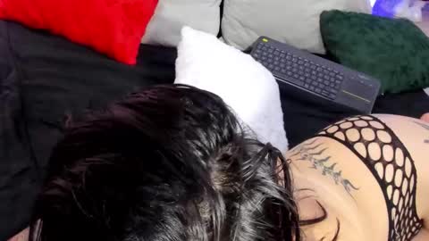 Snapshot of succubusdolly chatting on 11-21-25, 09:35 Luna online show from 11-21-25, 09:35