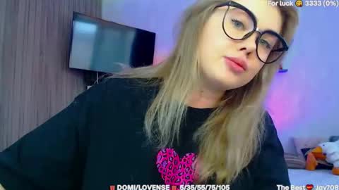 Snapshot of suchcute_ chatting on 03-06-26, 02:41 suchcute_ online show from 03-06-26, 02:41