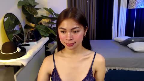 Snapshot of suckablechick chatting on 01-28-25, 01:29 Marry online show from 01-28-25, 01:29