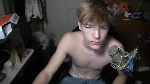 Snapshot of suckadan chatting on 11-05-25, 09:31 BigOldDan online show from 11-05-25, 09:31