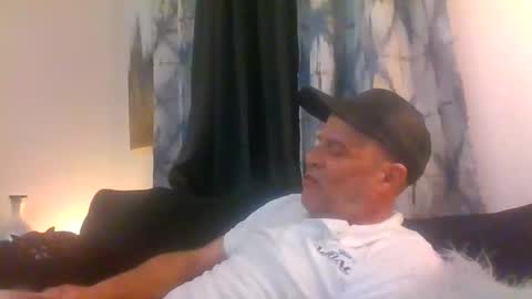 SUCKITU812 online show from 01-07-26, 03:42