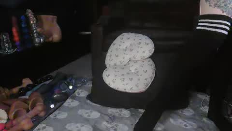 Snapshot of sugacookie69 chatting on 12-15-25, 06:23 Suga cookie online show from 12-15-25, 06:23