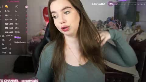 Snapshot of sugar_muse chatting on 09-11-25, 08:31 Mia online show from 09-11-25, 08:31