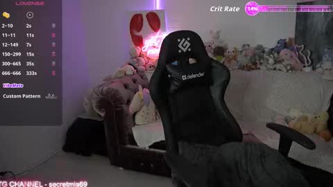 Snapshot of sugar_muse chatting on 09-14-25, 09:03 Mia online show from 09-14-25, 09:03