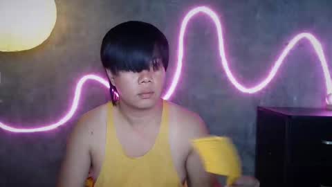 Snapshot of sugarbabyniko chatting on 10-13-25, 01:44 Niko online show from 10-13-25, 01:44