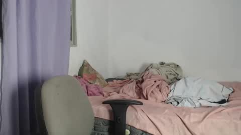 sour candy online show from 12-18-25, 03:40