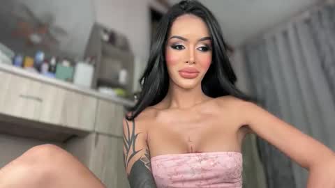 Snapshot of sugarhoneysw8 chatting on 05-25-26, 03:34 Jess online show from 05-25-26, 03:34