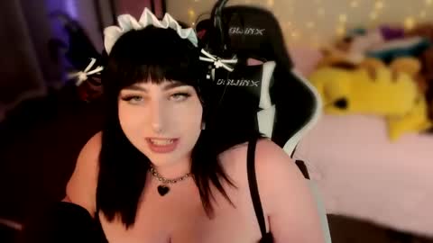 Snapshot of sugarrrbabydoll chatting on 09-12-25, 09:15 Lucy Love online show from 09-12-25, 09:15