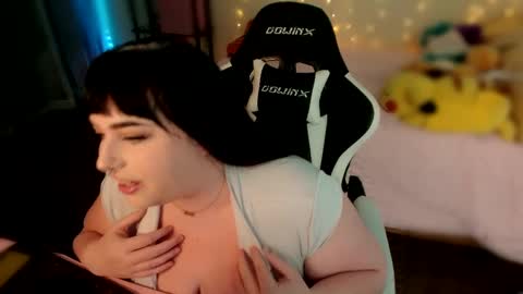 Snapshot of sugarrrbabydoll chatting on 10-02-25, 08:49 Lucy Love online show from 10-02-25, 08:49