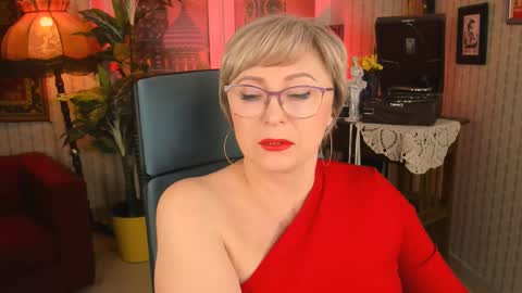 Snapshot of sugarvi chatting on 02-12-25, 12:12 Vivien online show from 02-12-25, 12:12