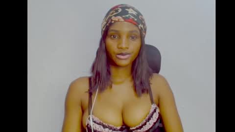 Snapshot of sugax_cuntwetxx chatting on 09-09-25, 11:43 Ivy online show from 09-09-25, 11:43