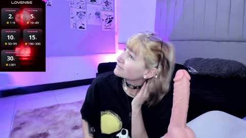 Snapshot of sukifuyu__ chatting on 12-11-24, 12:12 online show from 12-11-24, 12:12