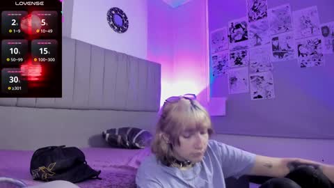 Snapshot of sukifuyu__ chatting on 12-20-24, 12:38 online show from 12-20-24, 12:38