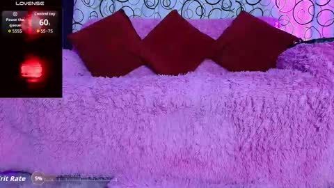 Snapshot of sukifuyu__ chatting on 09-25-25, 02:48 online show from 09-25-25, 02:48