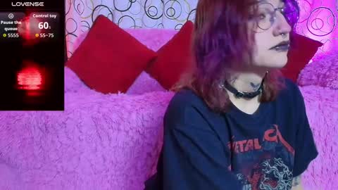 Snapshot of sukifuyu__ chatting on 11-14-25, 06:17 online show from 11-14-25, 06:17