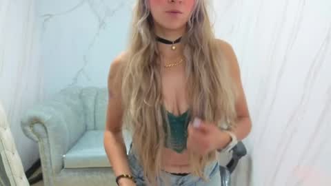 Snapshot of summer_tf chatting on 04-09-26, 02:11 Summer online show from 04-09-26, 02:11