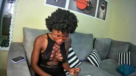 Snapshot of summerbuddy chatting on 01-06-25, 04:47 summerbuddy online show from 01-06-25, 04:47