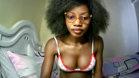 Snapshot of summerbuddy chatting on 02-17-25, 04:53 summerbuddy online show from 02-17-25, 04:53