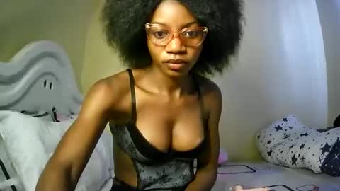 Snapshot of summerbuddy chatting on 02-20-25, 05:01 summerbuddy online show from 02-20-25, 05:01