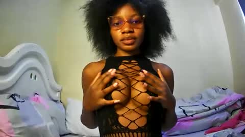 Snapshot of summerbuddy chatting on 02-22-25, 07:45 summerbuddy online show from 02-22-25, 07:45