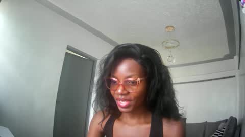 Snapshot of summerbuddy chatting on 11-13-25, 12:15 summerbuddy online show from 11-13-25, 12:15