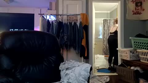 Snapshot of summerdivine69 chatting on 09-12-25, 05:02 Summer Divine online show from 09-12-25, 05:02