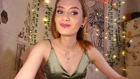 Snapshot of summerhazee chatting on 02-15-26, 06:37 summerhazee online show from 02-15-26, 06:37