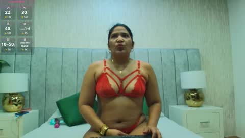 Snapshot of sun_606 chatting on 11-18-25, 12:42 Sun online show from 11-18-25, 12:42