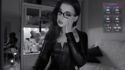 Miss Nelly online show from 02-01-25, 01:23