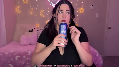 Snapshot of sundaemoon chatting on 09-15-25, 03:06 sundaemoon online show from 09-15-25, 03:06