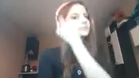 Snapshot of sundaysuit chatting on 11-09-25, 11:52 Dora online show from 11-09-25, 11:52