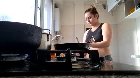 Snapshot of sunflower_dance chatting on 02-16-25, 09:27 Jeraldine online show from 02-16-25, 09:27