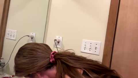 sunnbabe92485 online show from 12-19-25, 01:23