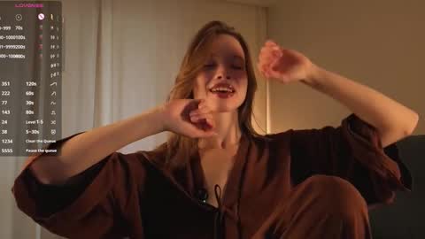 Kiki online show from 09-12-25, 01:06