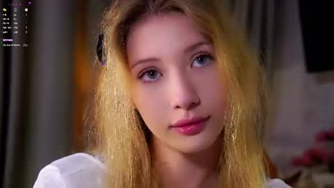 Snapshot of sunnmoonn chatting on 07-24-26, 11:47 Lily online show from 07-24-26, 11:47