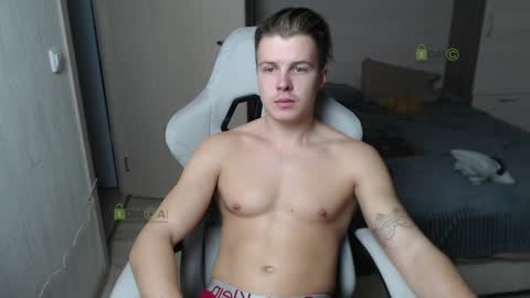 Snapshot of sunny1girl chatting on 01-31-25, 02:39 Alice and Sergey online show from 01-31-25, 02:39