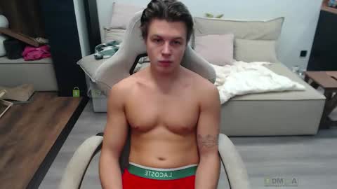 Snapshot of sunny1girl chatting on 10-28-25, 07:45 Alice and Sergey online show from 10-28-25, 07:45