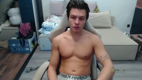 Snapshot of sunny1girl chatting on 11-15-25, 08:55 Alice and Sergey online show from 11-15-25, 08:55