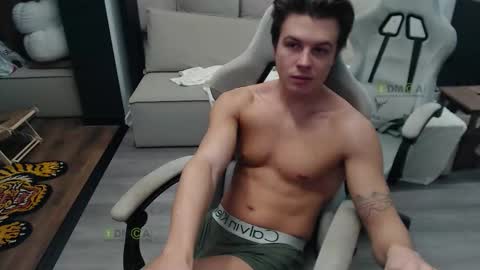 Snapshot of sunny1girl chatting on 12-05-25, 08:45 Alice and Sergey online show from 12-05-25, 08:45