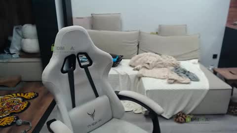 Alice and Sergey online show from 01-08-26, 04:20