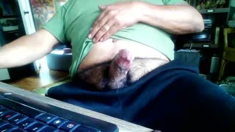 Snapshot of sunny562 chatting on 02-08-25, 08:32 sunny562 online show from 02-08-25, 08:32