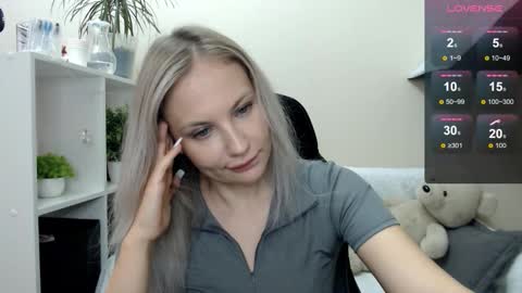 Naomi online show from 10-10-25, 06:56