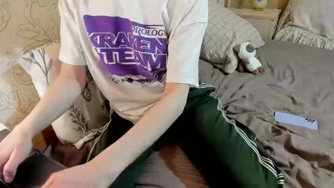 Snapshot of sunnyjoys chatting on 11-11-25, 03:23 Alina Streams Mon to Fri online show from 11-11-25, 03:23