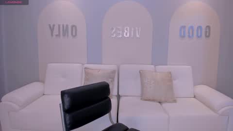 Sunny Rivers online show from 10-24-25, 03:52